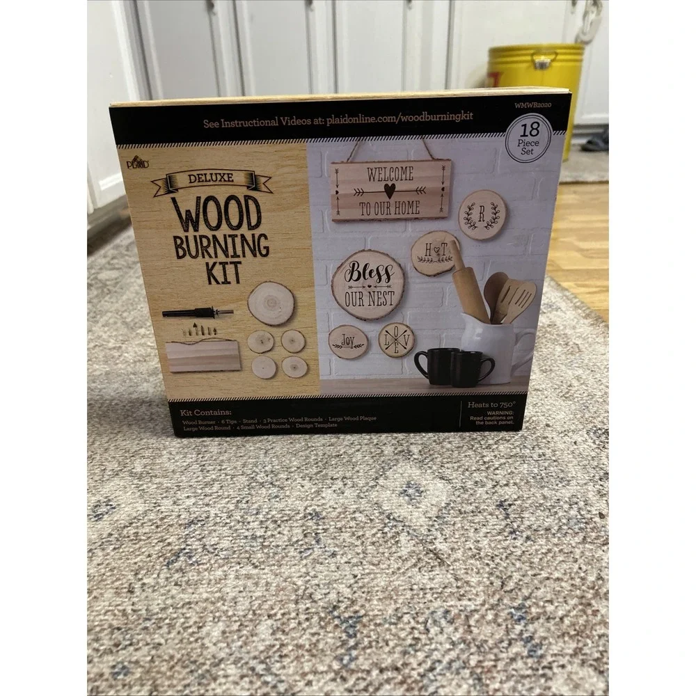 NEW - Plaid Deluxe Wood Burning Kit - 18 Pieces